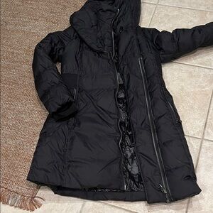 DKNY Women's Elegant Black Puffer Coat